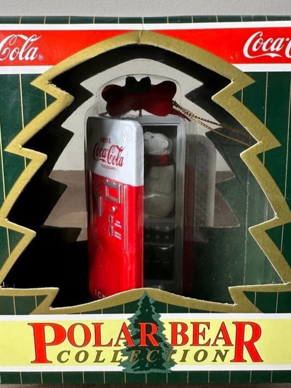 Coca-Cola Polar Bear Collection Vending Machine Ornament Red & Green
